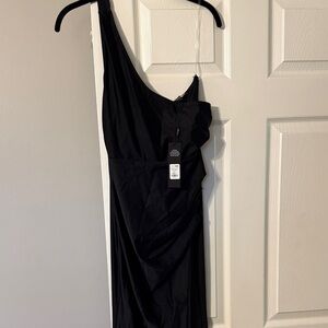 Black One-Shoulder Draped Evening Dress